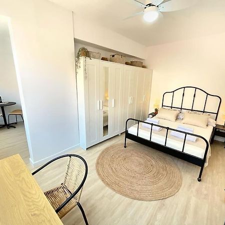 Ks Costa Capri - Kaleria Suites Almeria Bagian luar foto