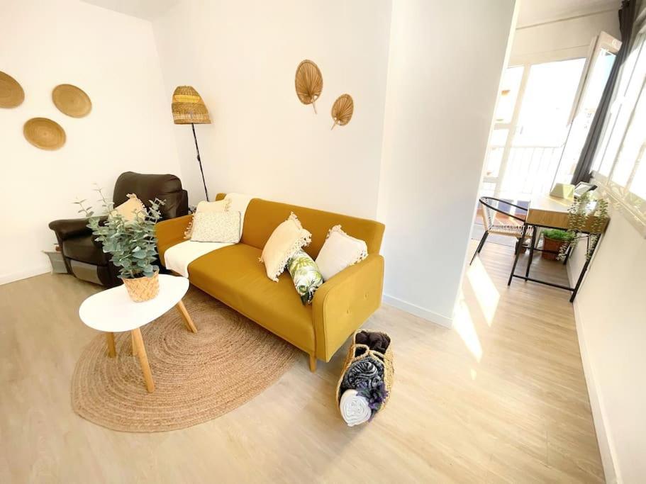 Ks Costa Capri - Kaleria Suites Almeria Bagian luar foto