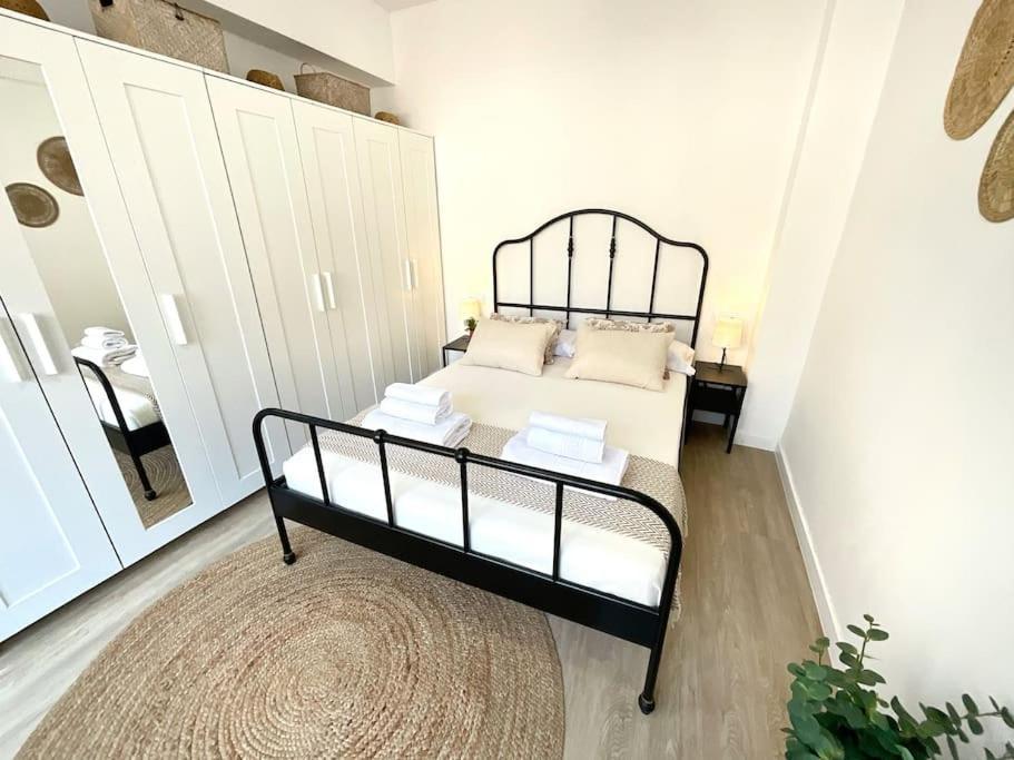 Ks Costa Capri - Kaleria Suites Almeria Bagian luar foto